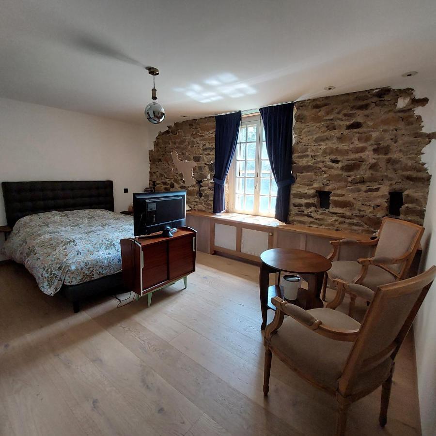 Bed and Breakfast Le Vieux Moulin Goudelin Экстерьер фото
